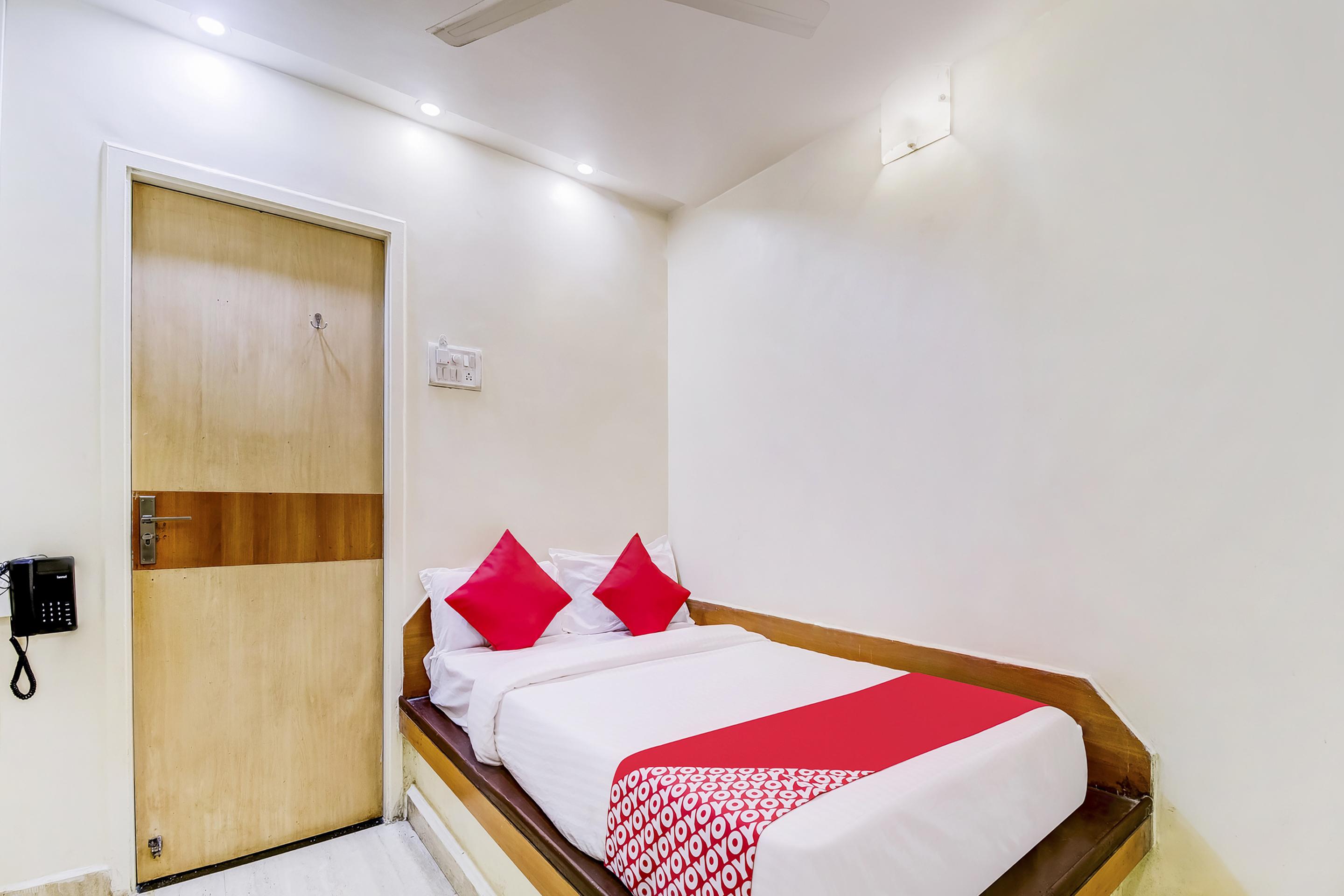 Super Oyo Hotel Dreamland مومباي المظهر الخارجي الصورة