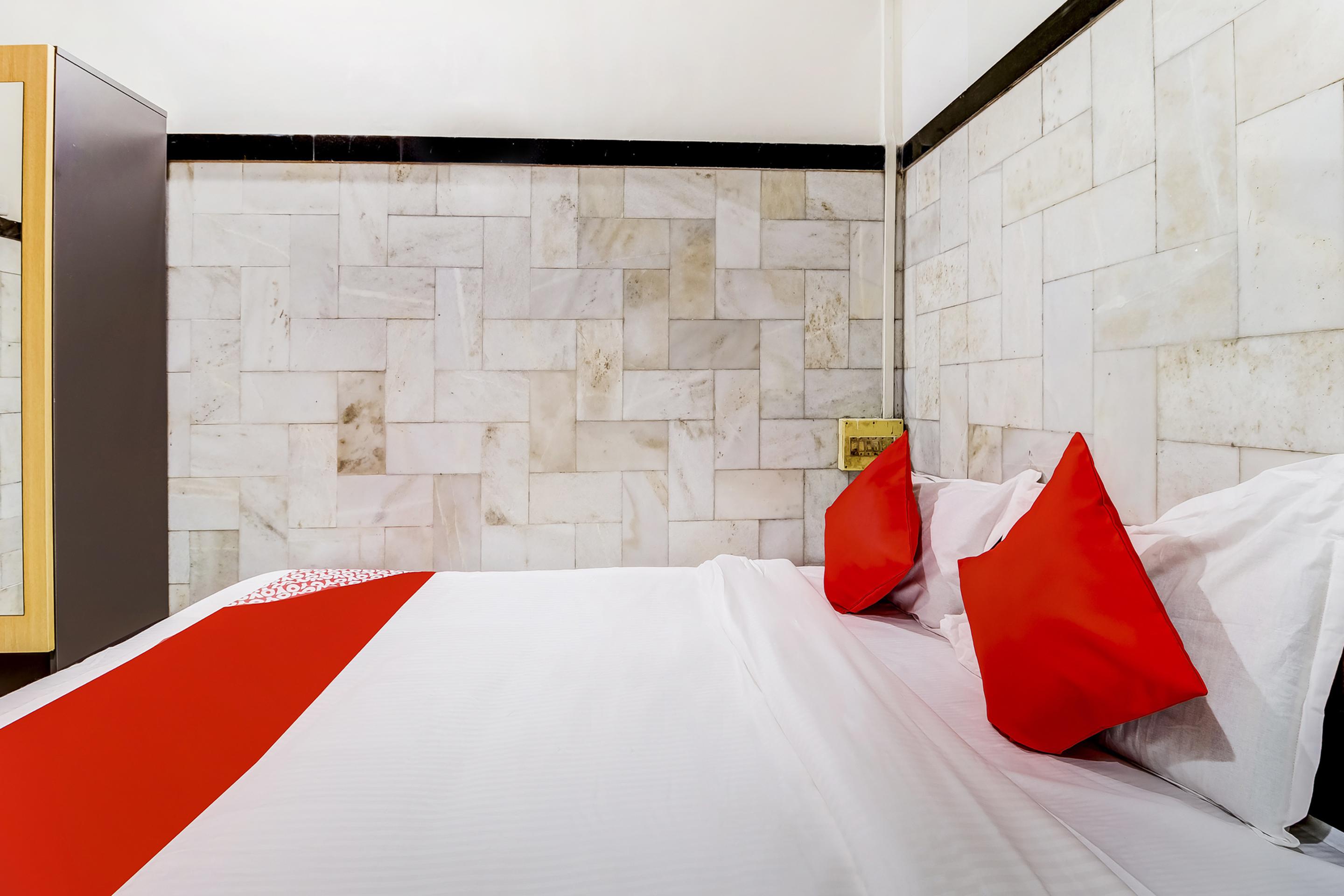 Super Oyo Hotel Dreamland مومباي المظهر الخارجي الصورة