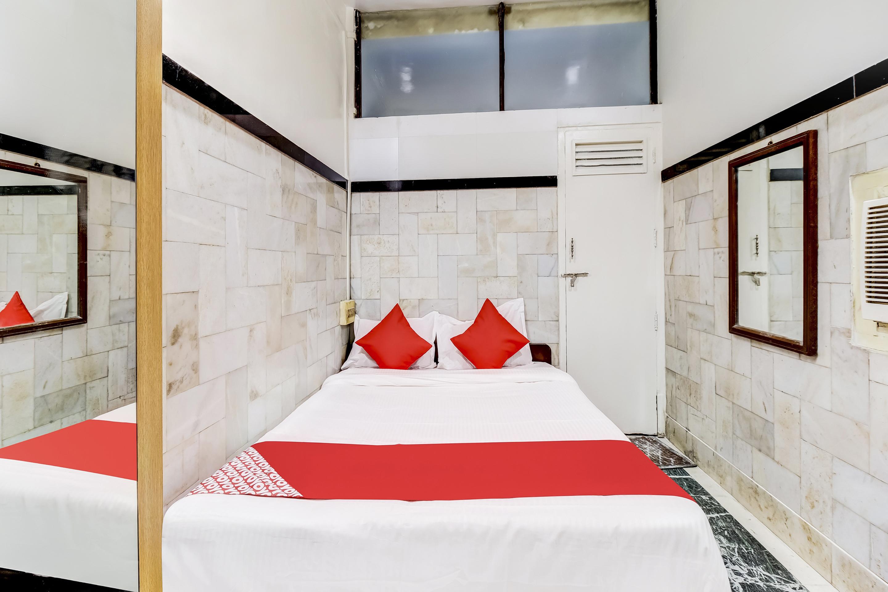 Super Oyo Hotel Dreamland مومباي المظهر الخارجي الصورة