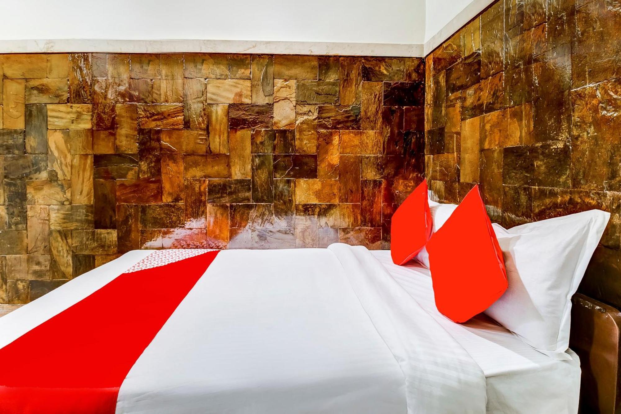 Super Oyo Hotel Dreamland مومباي المظهر الخارجي الصورة