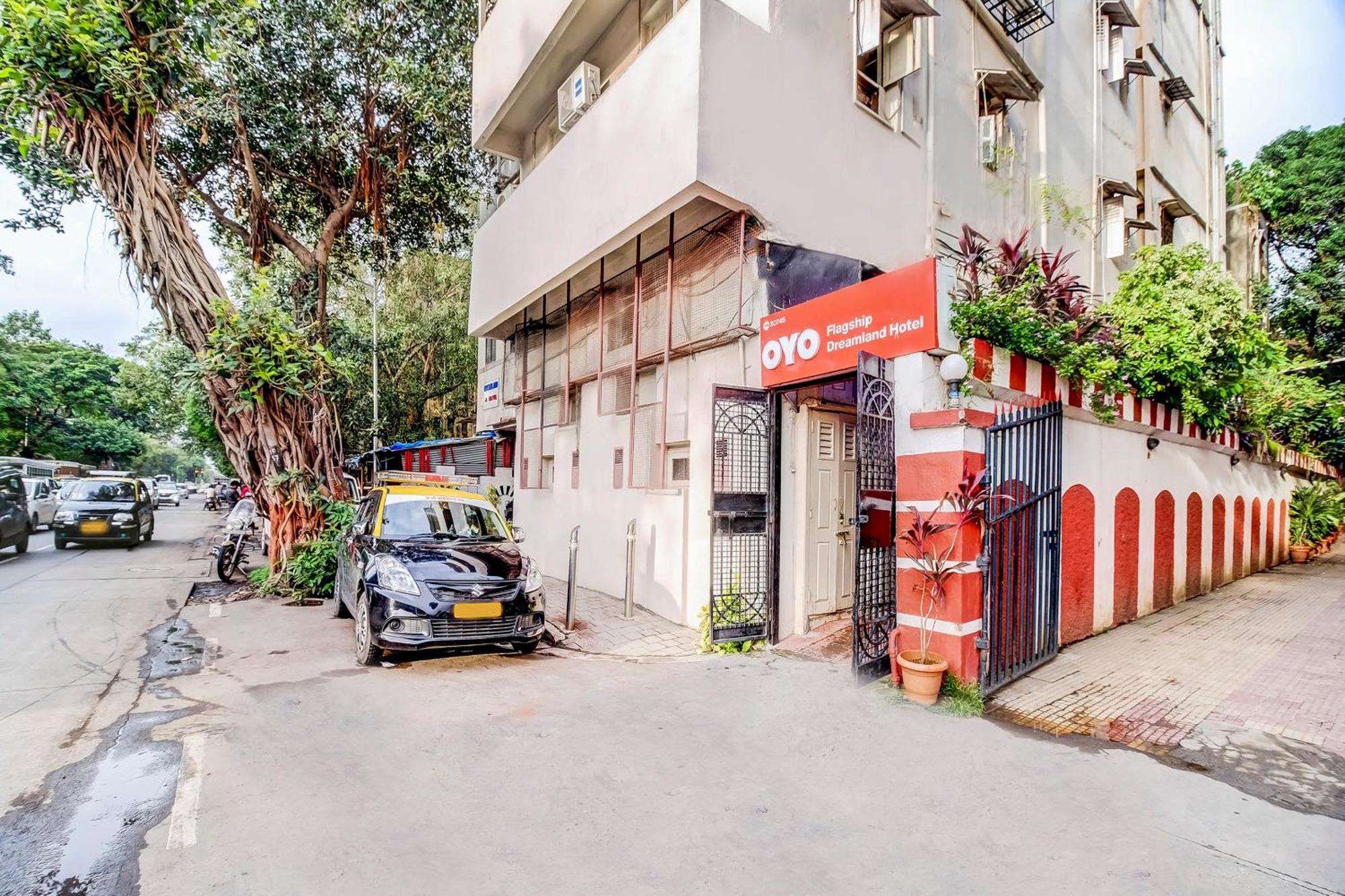Super Oyo Hotel Dreamland مومباي المظهر الخارجي الصورة
