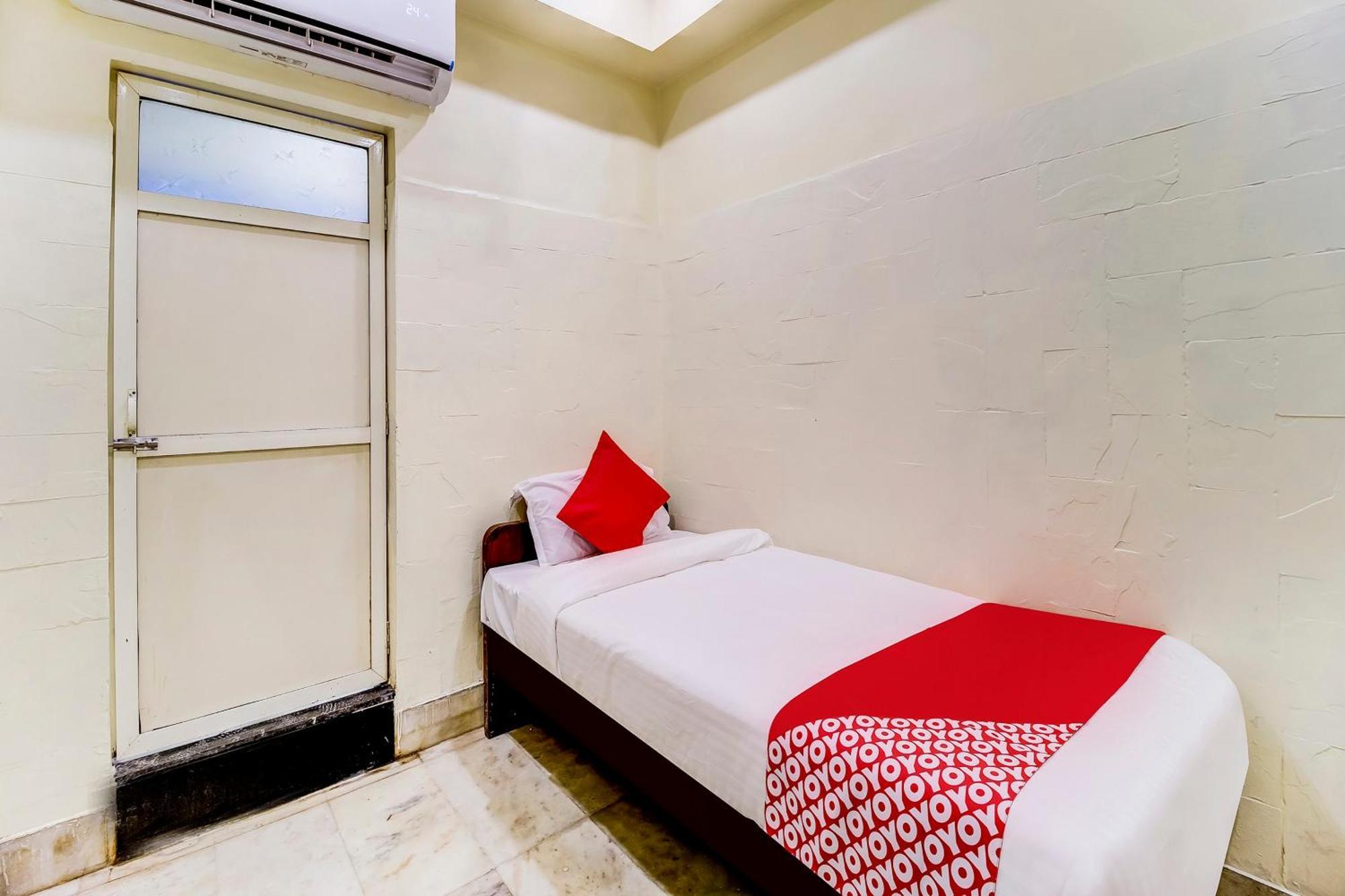 Super Oyo Hotel Dreamland مومباي المظهر الخارجي الصورة